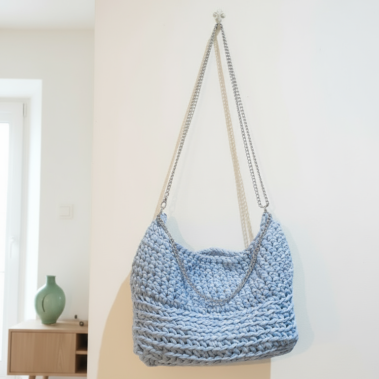 Borsa all'uncinetto fatta a mano